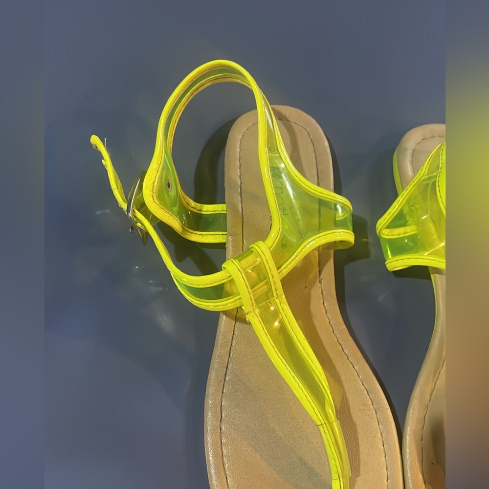 Women’s Sandals - Picture 3 of 4